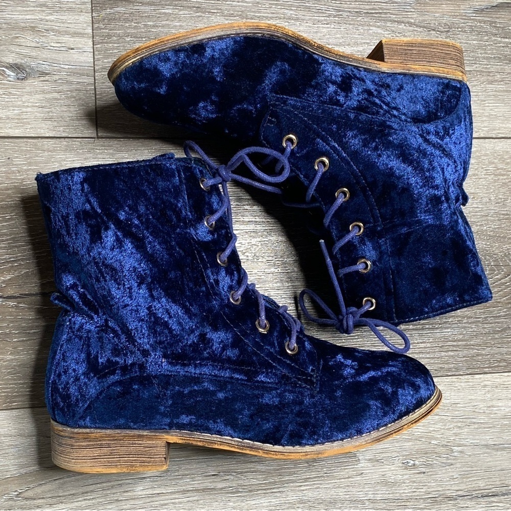 Catherine Malandrino Women’s Velvet Blue Booties Size 7.5 - Picture 4 of 16